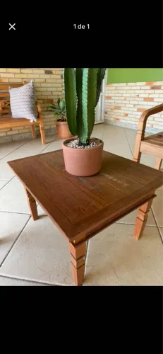 Vendo mesa de centro de madeira maciça