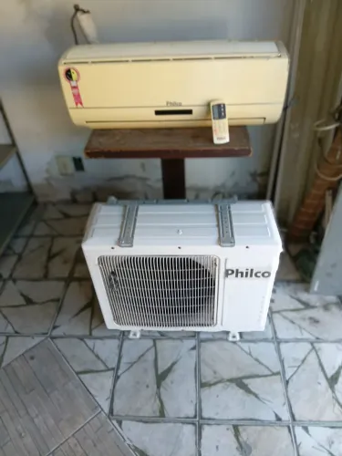 Ar condicionado split 220v , potência 9..000 btu com controle 