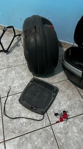 Kit 3 bauletos + 2 suportes GIVI para SUZUKI VESTRON DL 1000