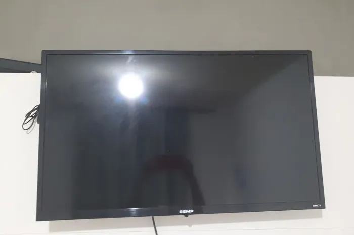 Televisão semi nova
