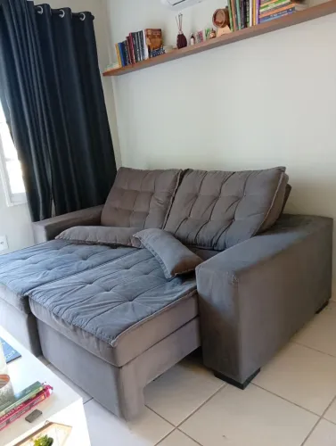 Sofá retrátil e reclinável