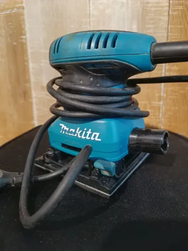 Lixadeira Profissional Makita Obital 200w