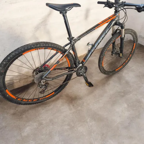 Bike MTB SENSE aro 29. Semi nova . Shimano Altus