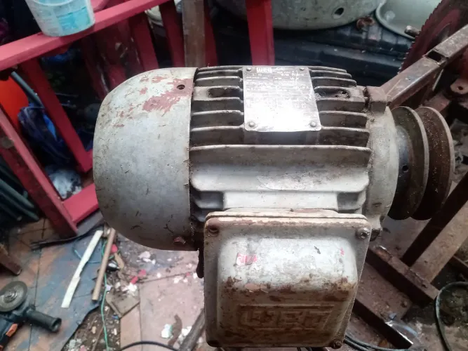 Motor Elétrico Weg 1.1(1.5) Trifásico $500