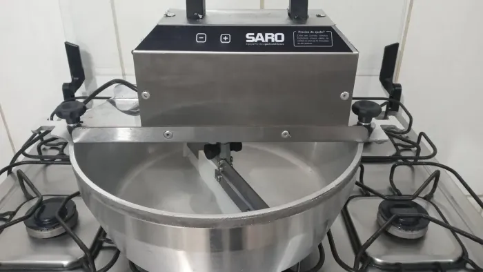Panela mexedora Saro 10 Litros