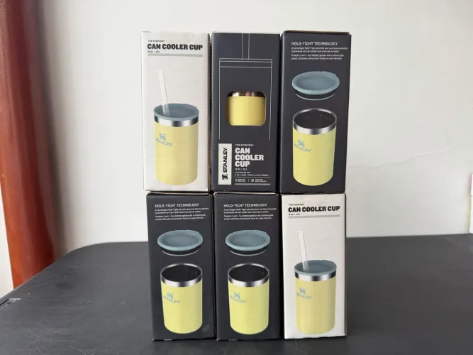 Stanley! copo térmico para manter as bebidas em lata geladas,.