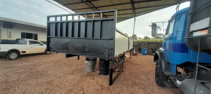 Carroceria de ferro 6.20 mts