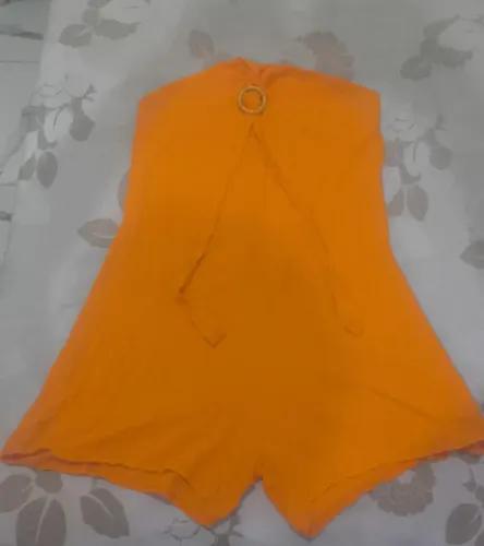 Macacão laranja 