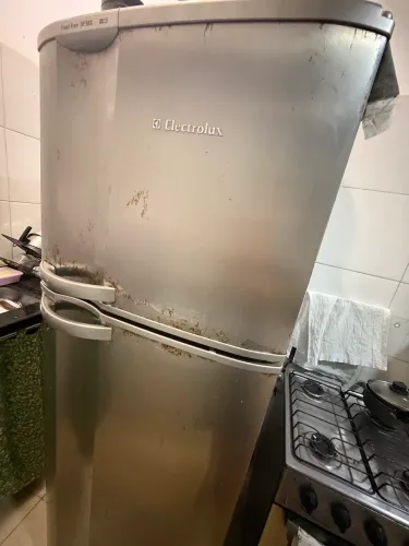 ? GELADEIRA ELECTROLUX FROST FREE - FUNCIONANDO PERFEITAMENTE R$ 600,00