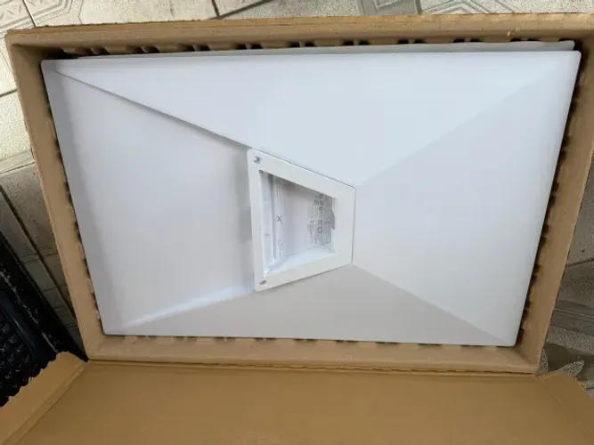 Antena de Internet Via Satélite Starlink Standard Kit V4 Branca 3a gen