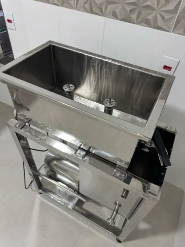 MÁQUINA DE ESTERELIZAR GARRAFAS