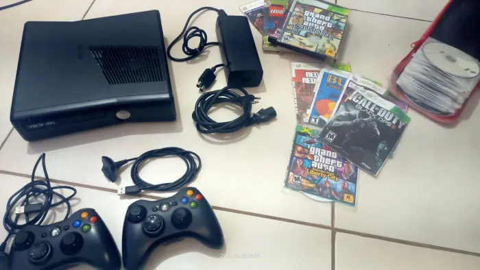 XBOX 360 para peças ou arrumar