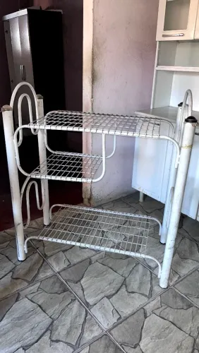 Estante de Ferro