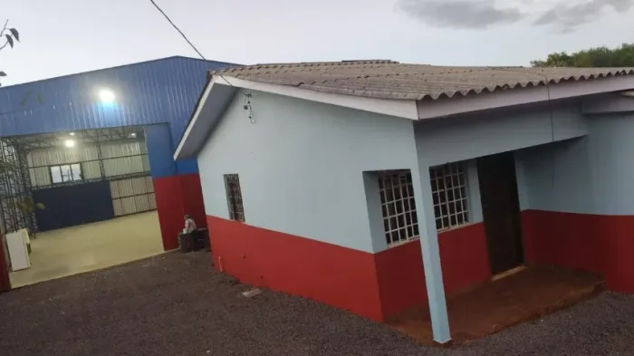 Barracão 300m2 com casa para moradia