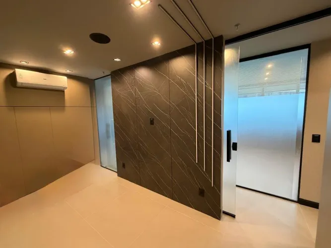 Sala comercial de alto padrão