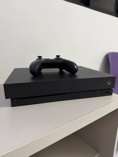 Console Xbox One X 1TB 4K + 1 Controle