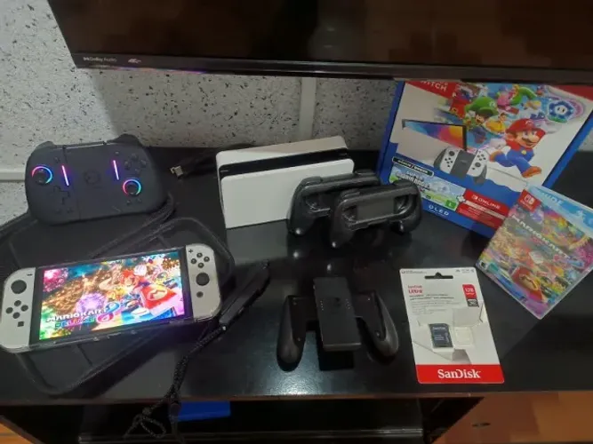 Nintendo Switch OLED MUITO NOVO + JOGO + GARANTIA + ACESSÓRIOS