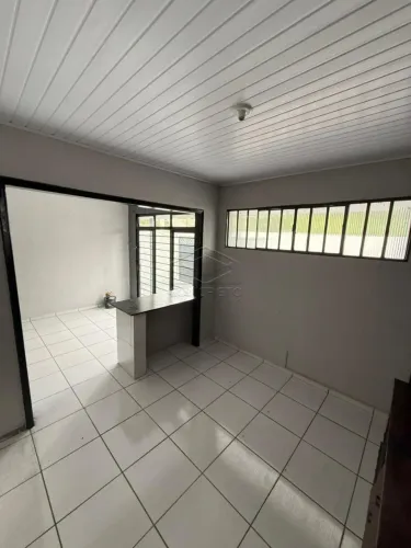 ENCANTADORA CASA COM 3 DORMITÓRIOS NA REGIÃO CENTRAL DE AGUDOS