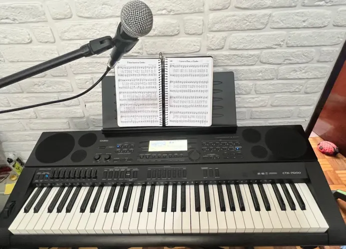 Teclado Casio CTK 7000 com case suporte e fonte original zerado