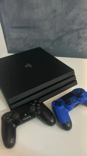 PS4 Pro 1TB + 2 controles originais