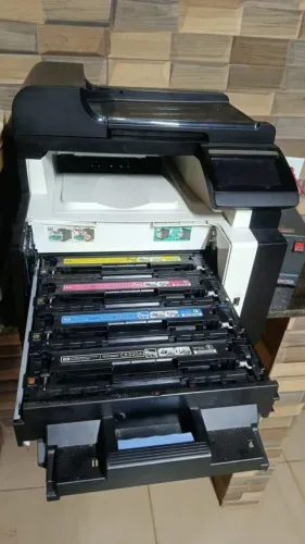 HP LaserJet Pro CM 1415fn com WI-FI Color 