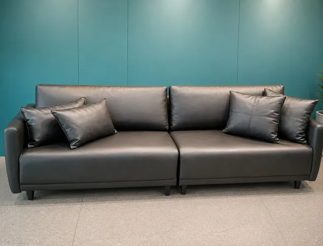 Sofá em Couríssimo Preto - 2,60m | Pouco Tempo de Uso