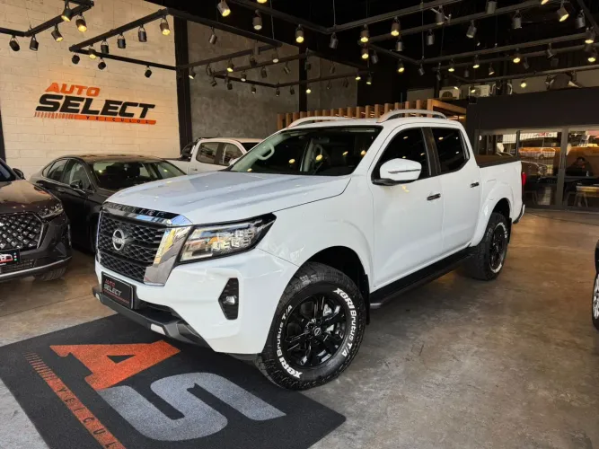 Nissan Frontier XE CD 4X4 2.3 Bi-TB Diesel Aut. 2024