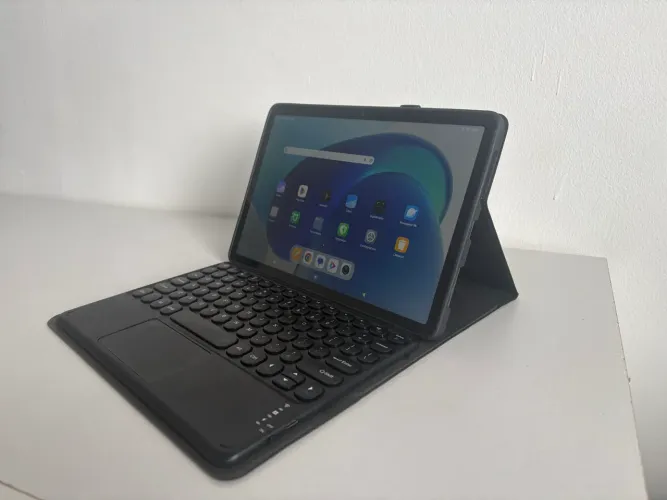 Tablet Xiaomi Redmi Pad SE 128GB / 6GB RAM + Capa com Teclado Bluetooth