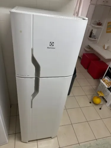 Geladeira Electrolux DF35A