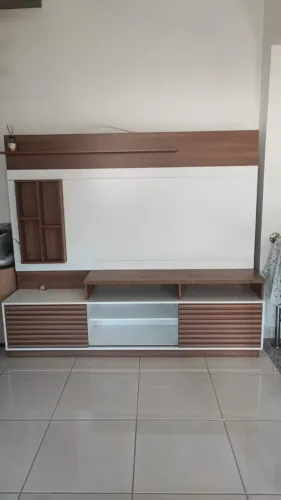 Vendo lindo rack com Led para tv grandes e pequenas