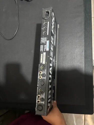 Behringer Virtualizer Pro DSP2024P - Processador de Efeitos Profissional