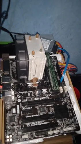 PC Desktop Intel Core i3, 8GB RAM, Placa Gigabyte - Sem HD