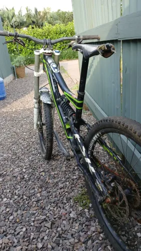  Bike Specialized status¹ 