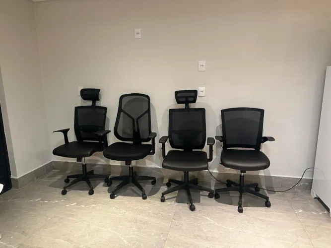 Cadeira em telas para escritório