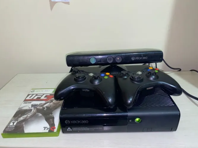 Xbox 360 com 2 controles e kinect entrego 