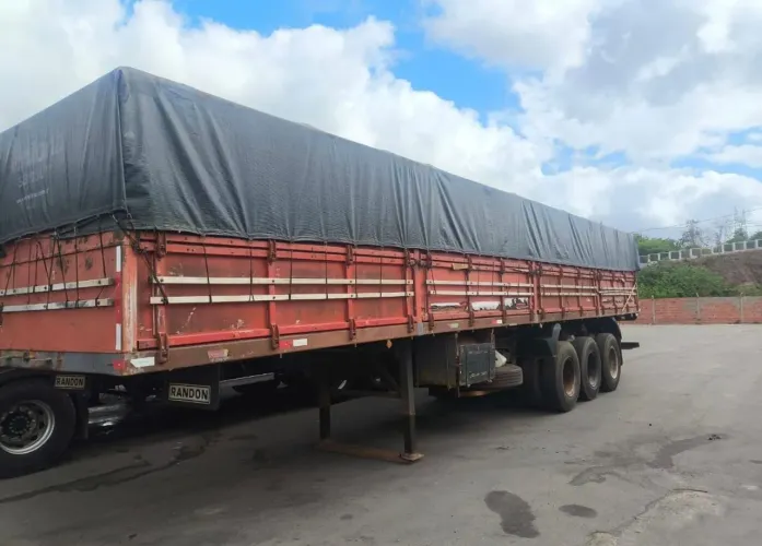 CARRETA RANDON 02 02 PNEU 1.100/22  VALOR 25$ MIL  ESTA EM CAXIAS-MA