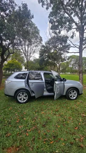 Mitsubishi Outlander 2.0 16V 160cv Aut. 2014