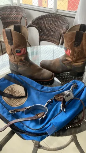 ? BOTA ROPER + ESPORAS + MALA