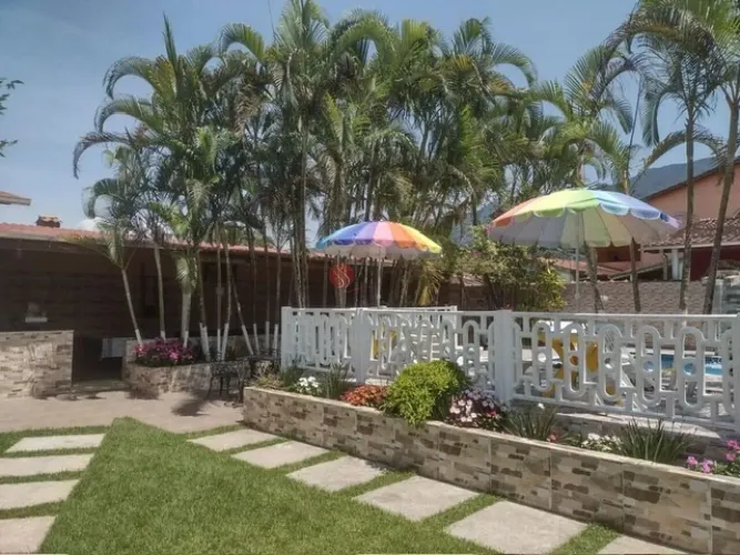 Pousada em Massaguaçu, com 8 suítes, piscina, terreno de 680 m²