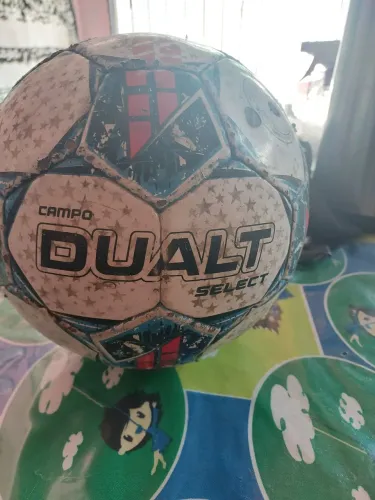 Bola original costurada a mão