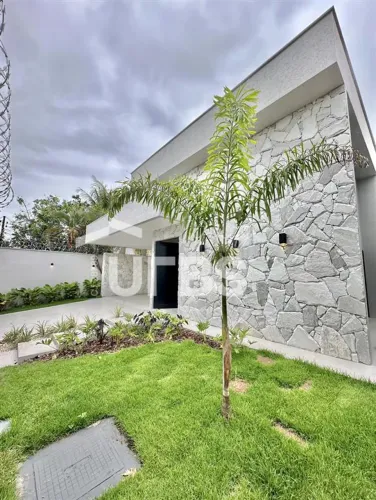 0 - Casa 3 quartos, sendo 3 suítes