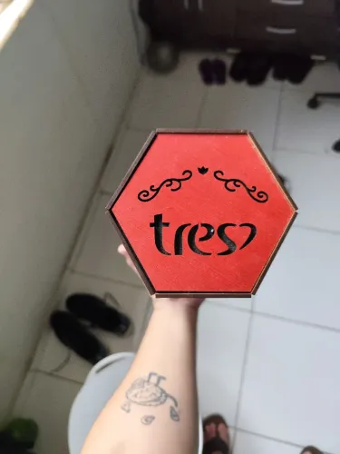 Porta cápsulas MDF - 03 corações ?