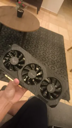 Rx 5600xt!! Só não tenho a caixa dela, mas tenho da 4060 que comprei e envio nela.