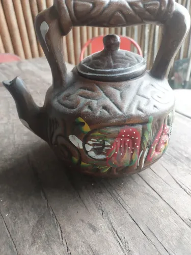 Chaleira de ceramica