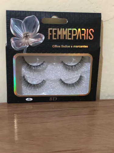 Cílios postiços 