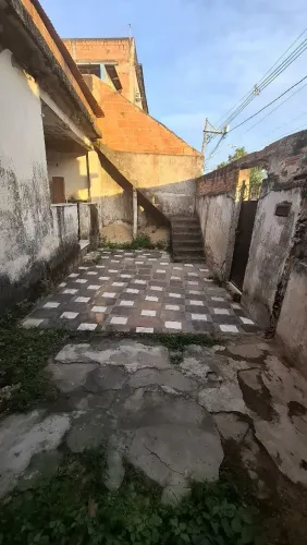 CASA COM TERRENO AMPLO À VENDA - CIDADE DE DEUS/RJ