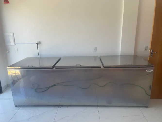 Câmara fria móvel Relbly 2000 litros -20°