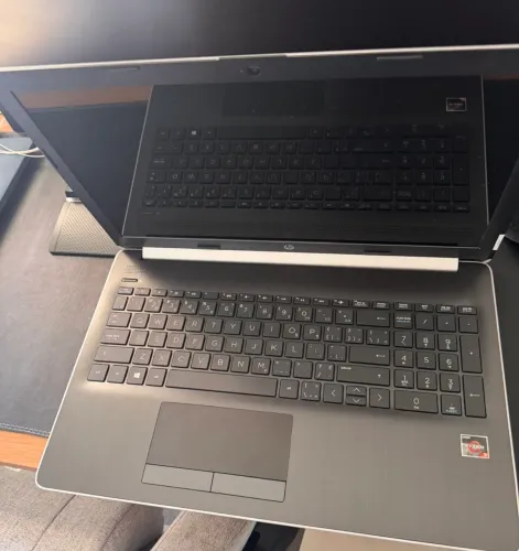 Notebook HP Ryzen 3 | 8GB RAM | 1TB HD | Tela Grande | Ótimo Estado