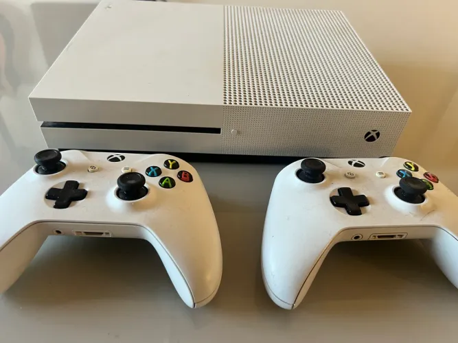 XBOX ONE 1 S TB