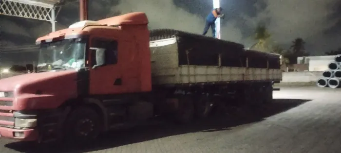 Vende-se um Scania bicudo 124 trucado